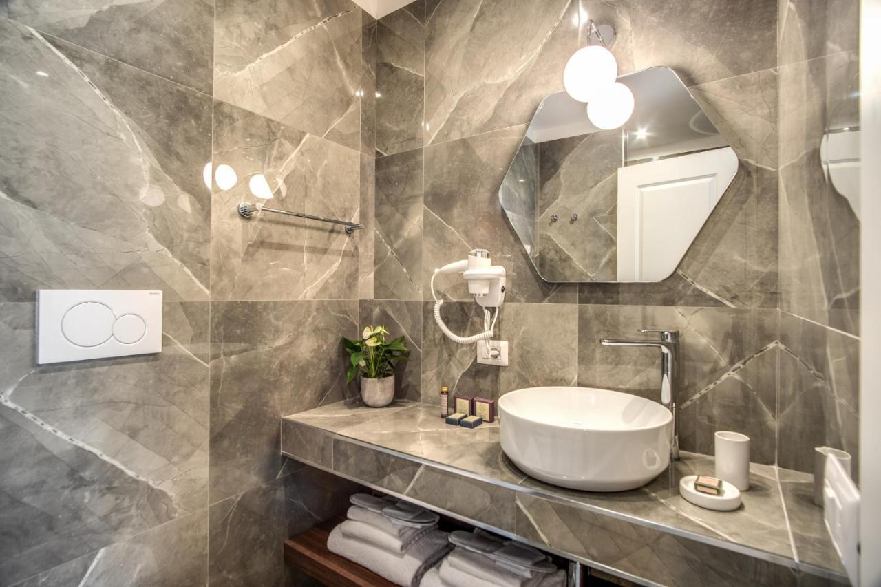 Tree Charme Augusto Luxury Rom
